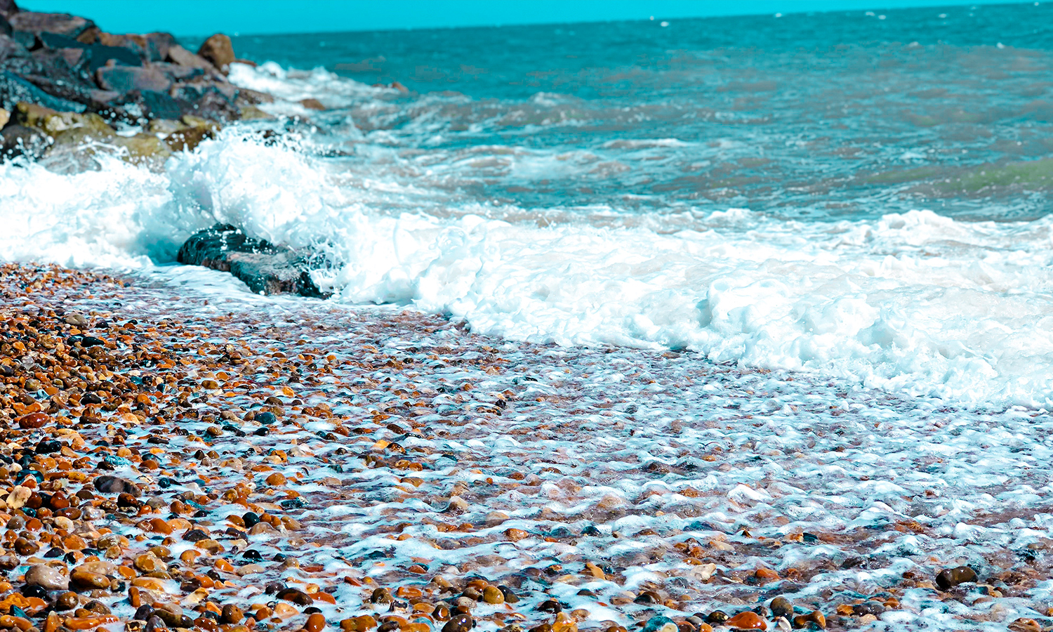 ReSound LiNX 3D işitme cihazı kullanan bir kadın.